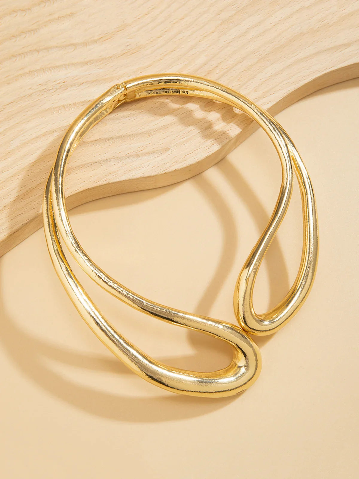 Exaggerated Geometric Hollow Choker